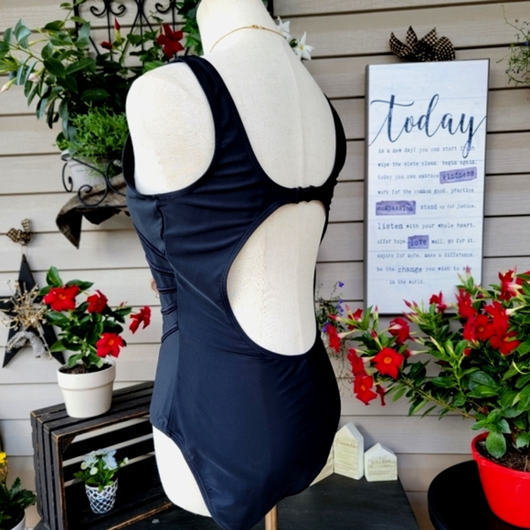 CHEROKEE ♡ Gorgeous Black 1pc Padded Bralette Clasps in Back Swimsuit 10 - Picture 5 of 11